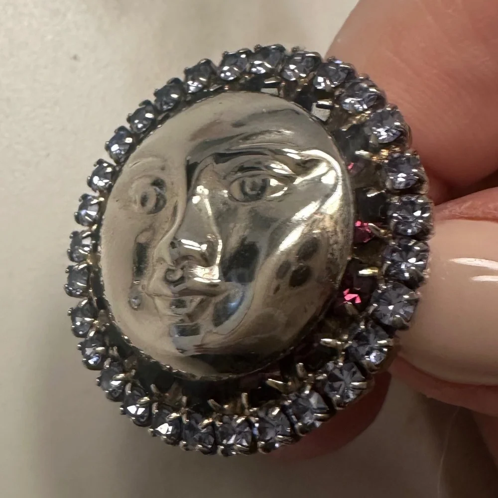 TOVA - Silver Plated Amethyst & VioletCrystal Encircled Sun Face Statement Ring - Picture 3 of 16